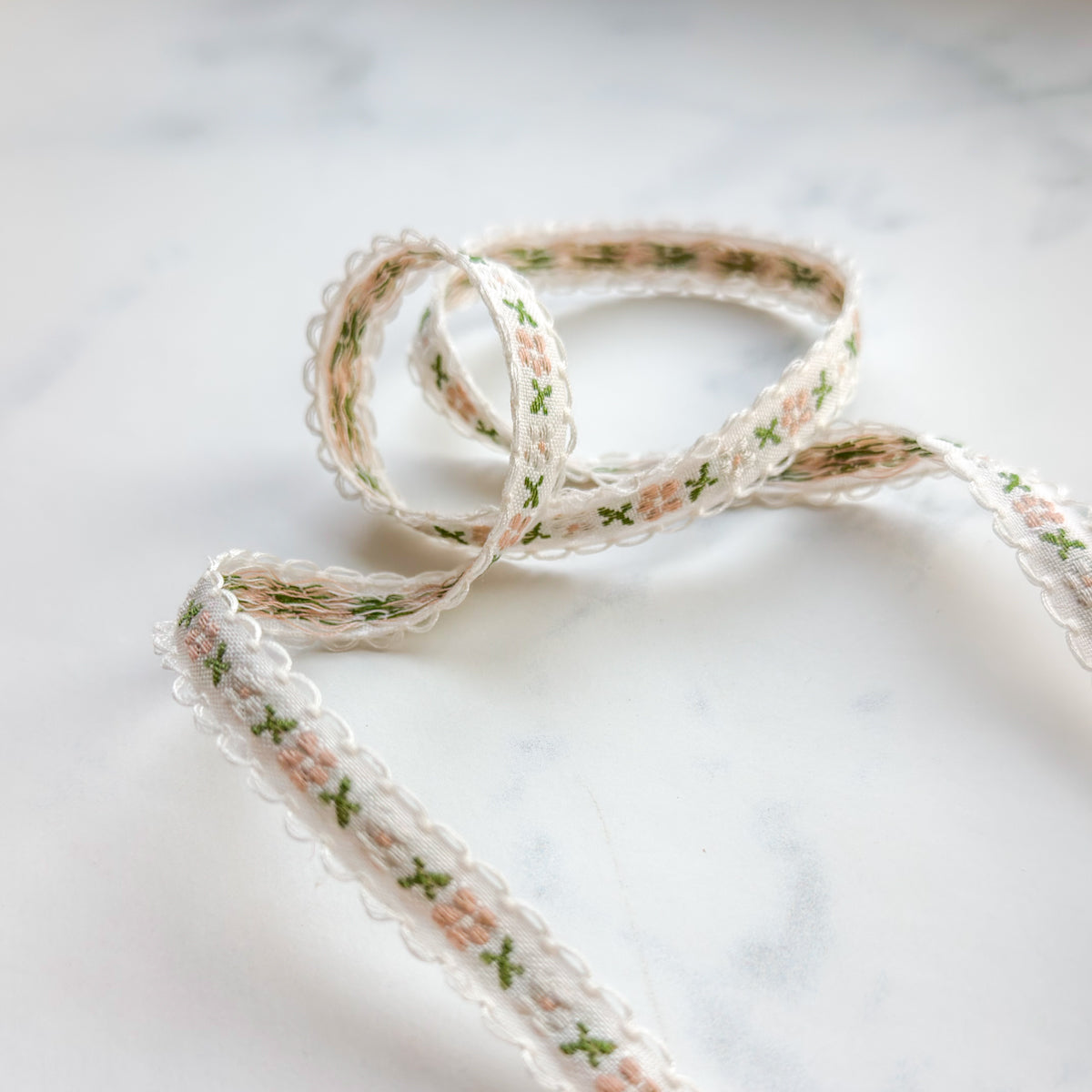 Scalloped Woven Ribbon Petite Small Flowers on Kraft Bobbin