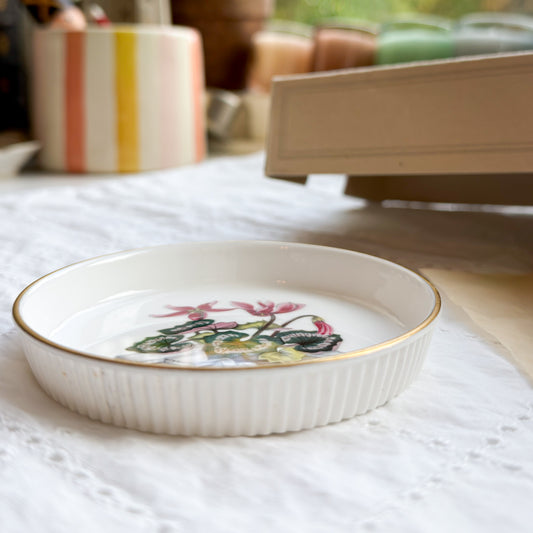 Beautiful Pieces of China and ceramic for display/storing little treasures | Choose set