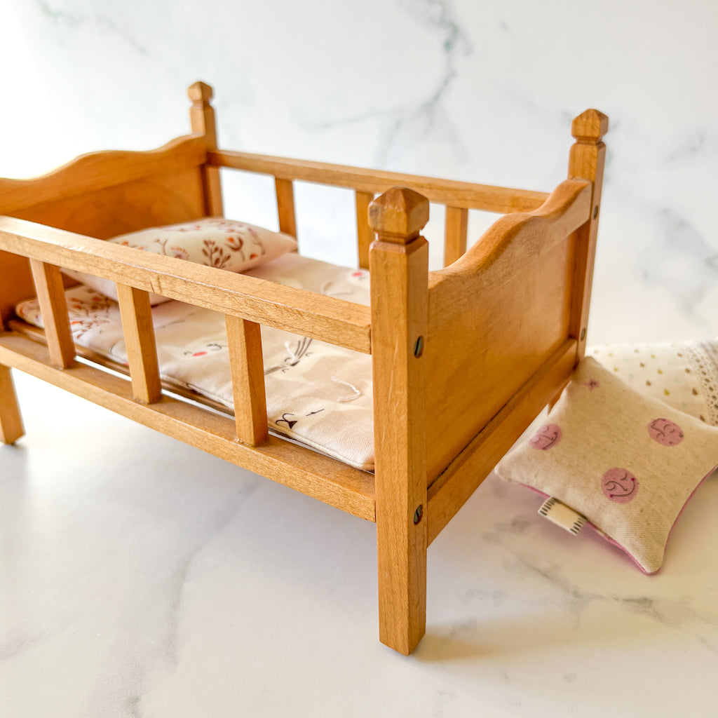 Doll Bed and Bedding set | Vintage