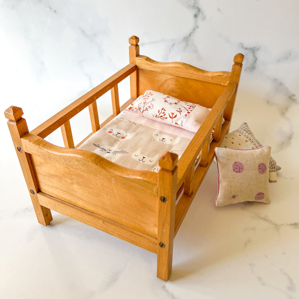 Doll Bed and Bedding set | Vintage
