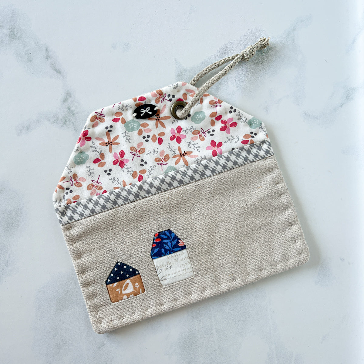 Little House wall hanging | Mug Mat