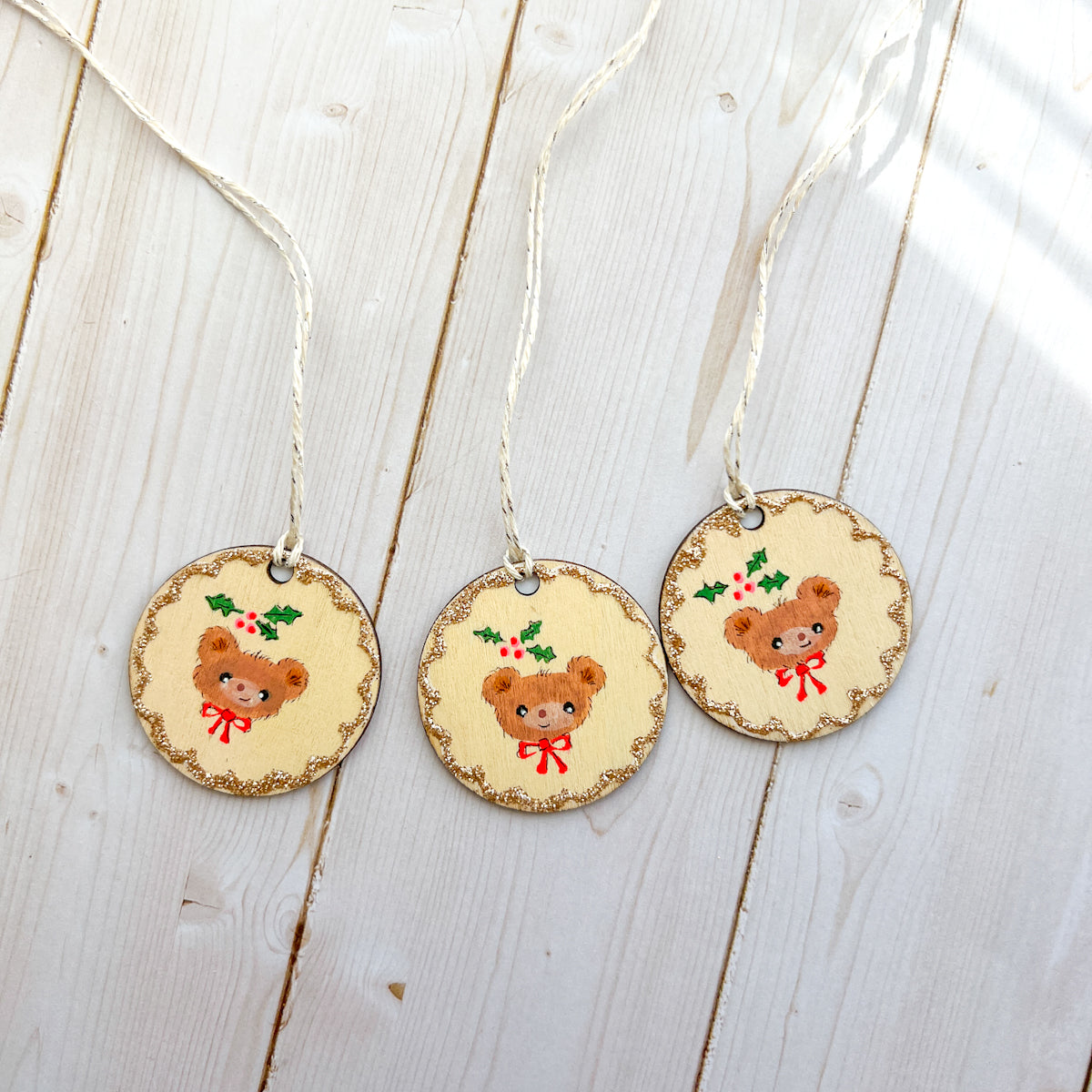 Sparkly Holiday Christmas Bear Hand Painted Round Wood Tag Label Gift Topper Ornament-Gold Scallop