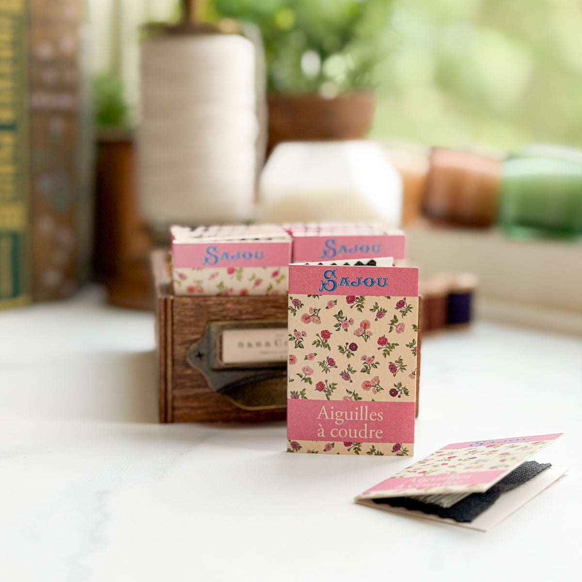 Sajou Sewing Needles Josephine’s Roses | Booklet of Twenty Needles