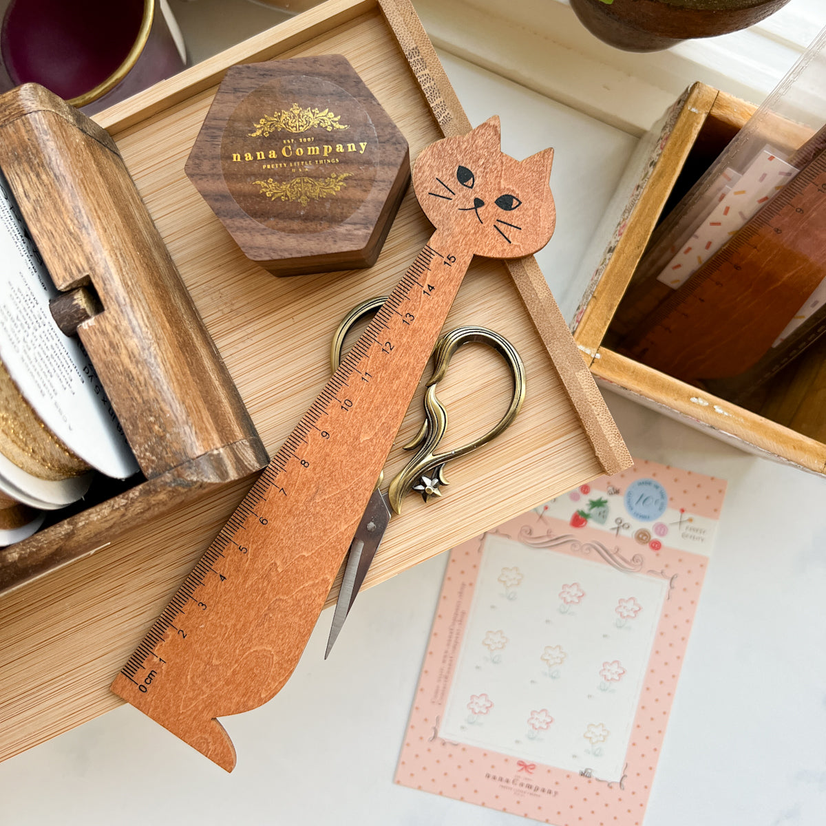 Wood Vintage-Look Cat Ruler Centimeter