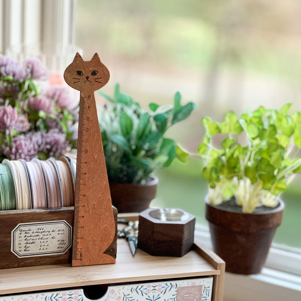 Wood Vintage-Look Cat Ruler Centimeter