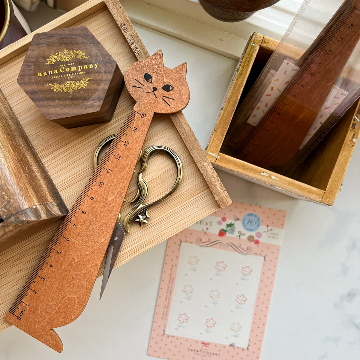 Wood Vintage-Look Cat Ruler Centimeter