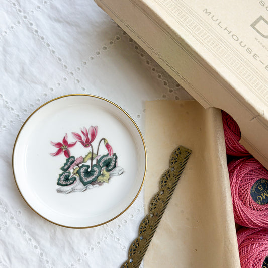 Beautiful Pieces of China and ceramic for display/storing little treasures | Choose set
