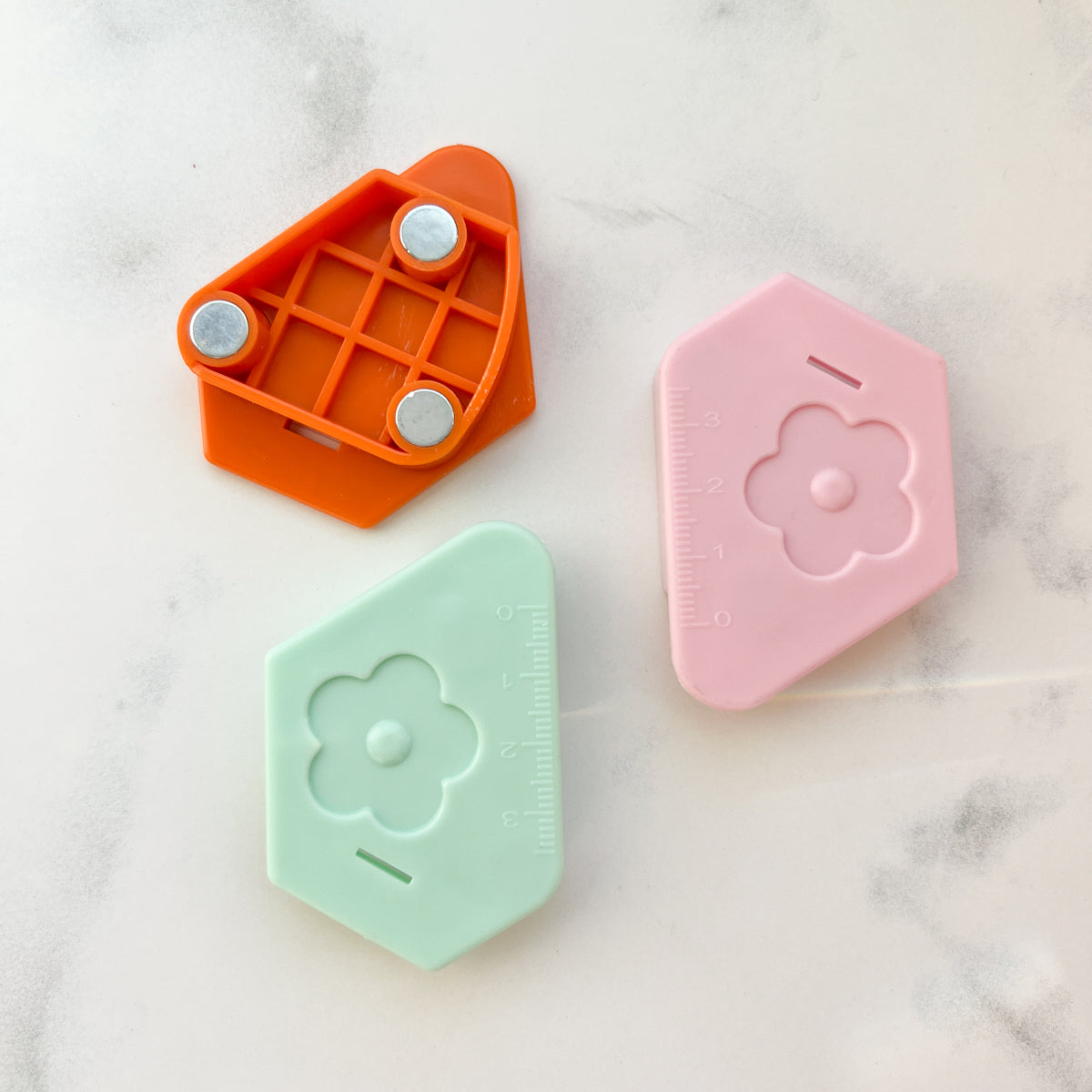 Magnetic seam guide for Sewing machine | Pink, Green, or Orange