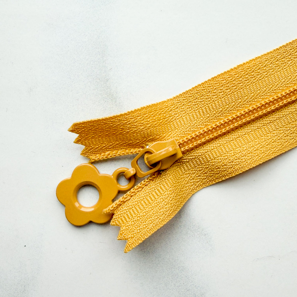 Cute Flower Charm Zipper
