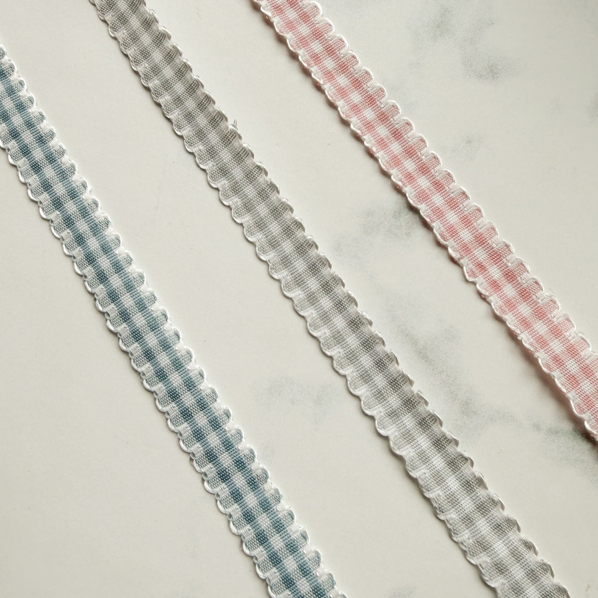 Gingham Trim with Scalloped Edge on nanaCompany Ribbon Card | Choose Color