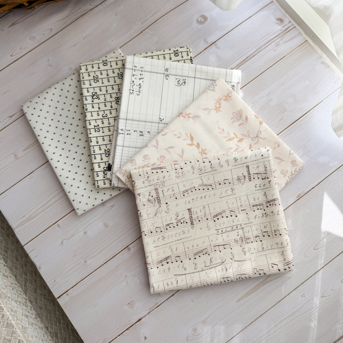 Fat Quarter Bundle No.19 | Low Volume | Five FQ