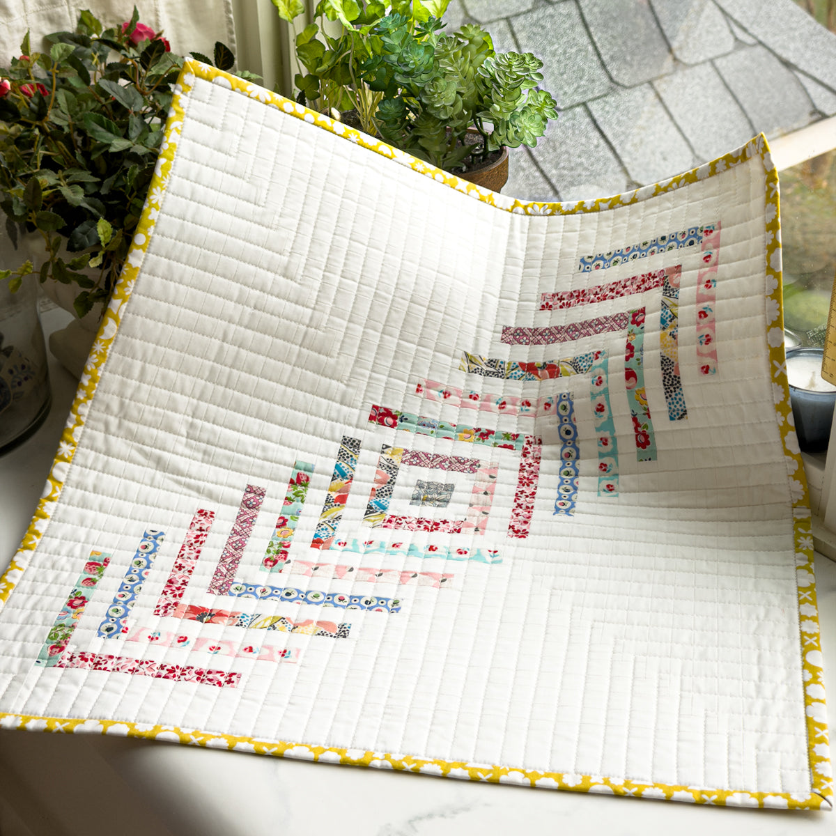 Sonic Mini Quilt by Amy Sinibaldi featured in Love Patchwork & Quilting Magazine