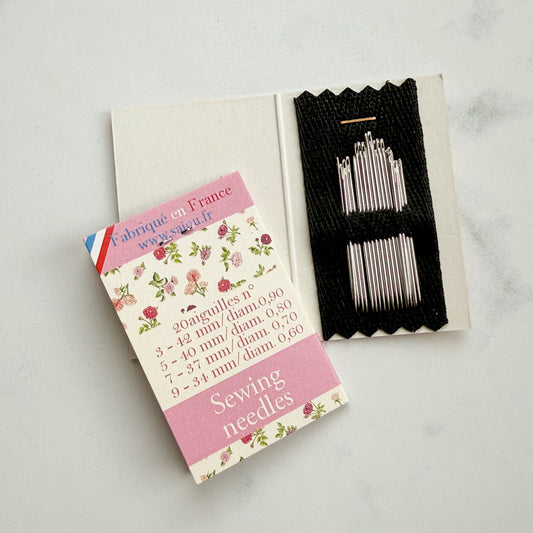 Sajou Sewing Needles Josephine’s Roses | Booklet of Twenty Needles