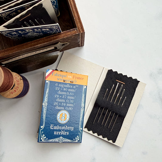 Sajou Miniature Album | Booklet of Six Embroidery Needles Round