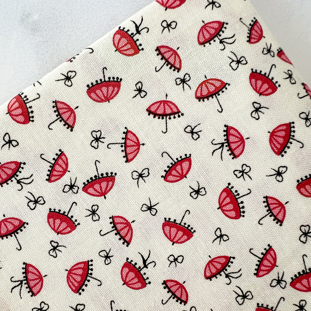 Vintage Repro Parasols Umbrellas and Bows Fabric for Sewing and Crafts | pre-cut FQ