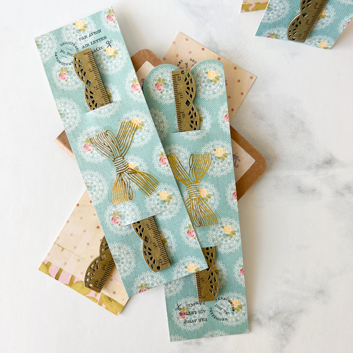 Vintage-look Centimeter Lace ruler