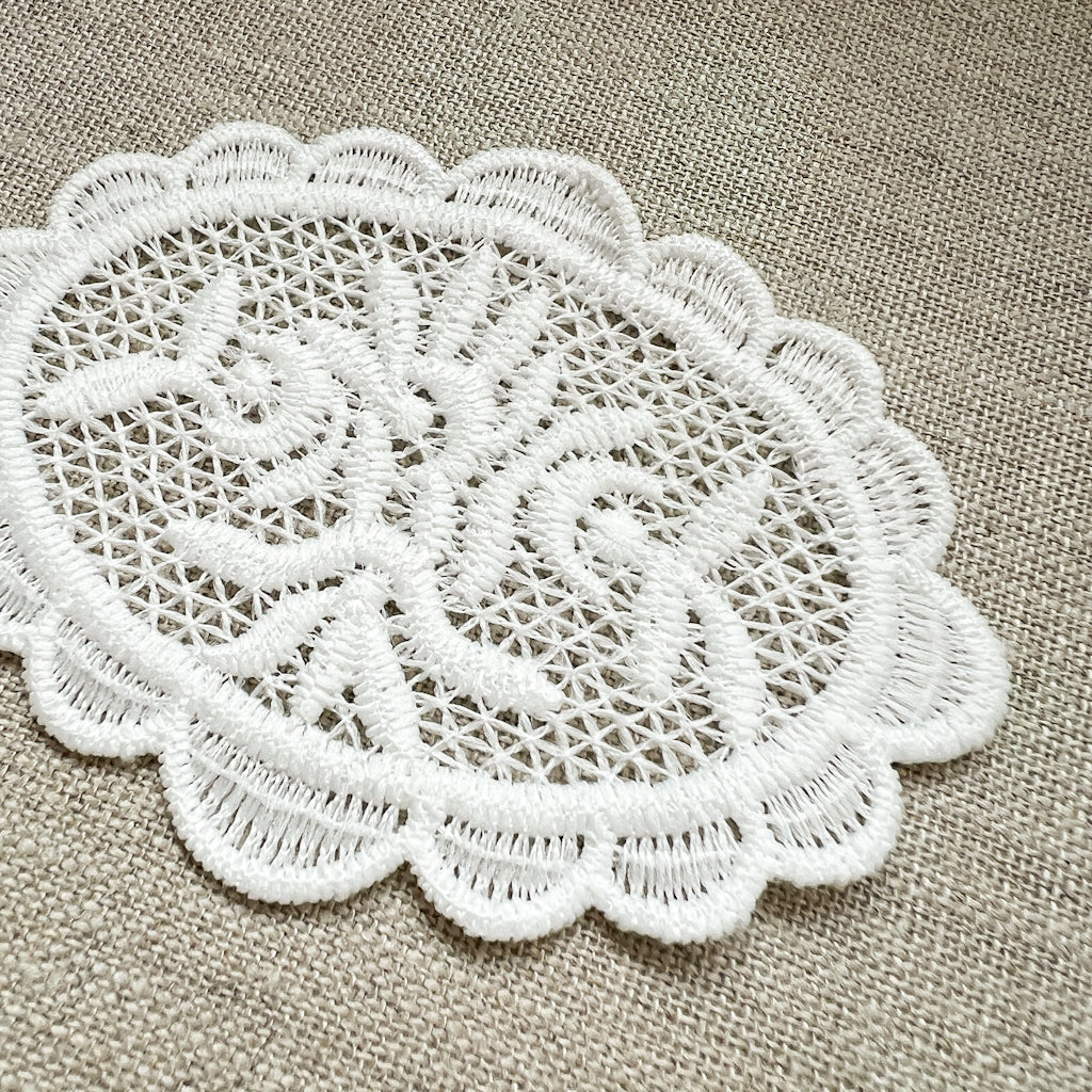 Delicate White Flower Stitch-on Appliqué