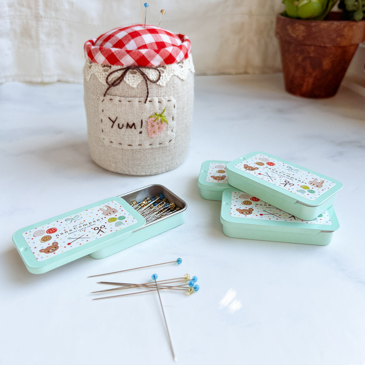 Fine Glass Head Pins -Blue & Clear- in nanaCompany Mint Green Tin